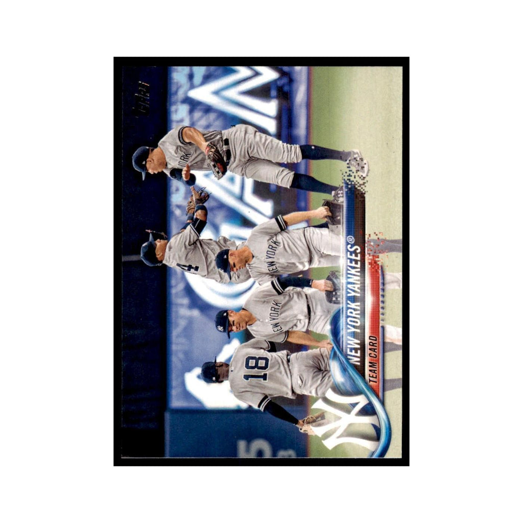 New York Yankees 2018 Topps #286 New York Yankees Baseball Card NM