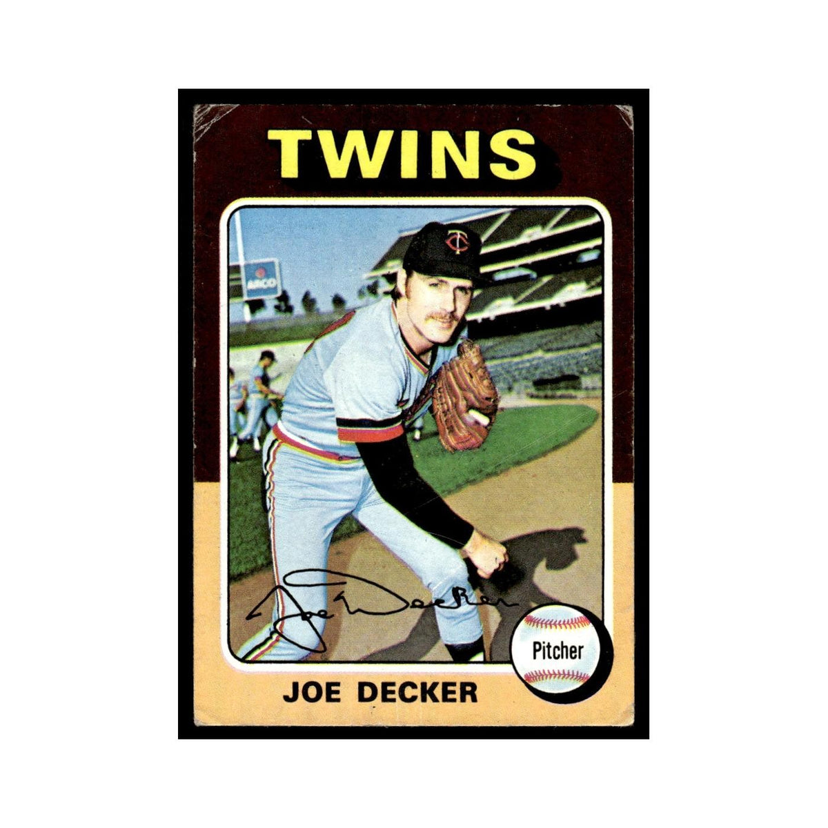 Joe Decker 1975 Topps (damaged) #102 Minnesota Twins Baseball Card Poor