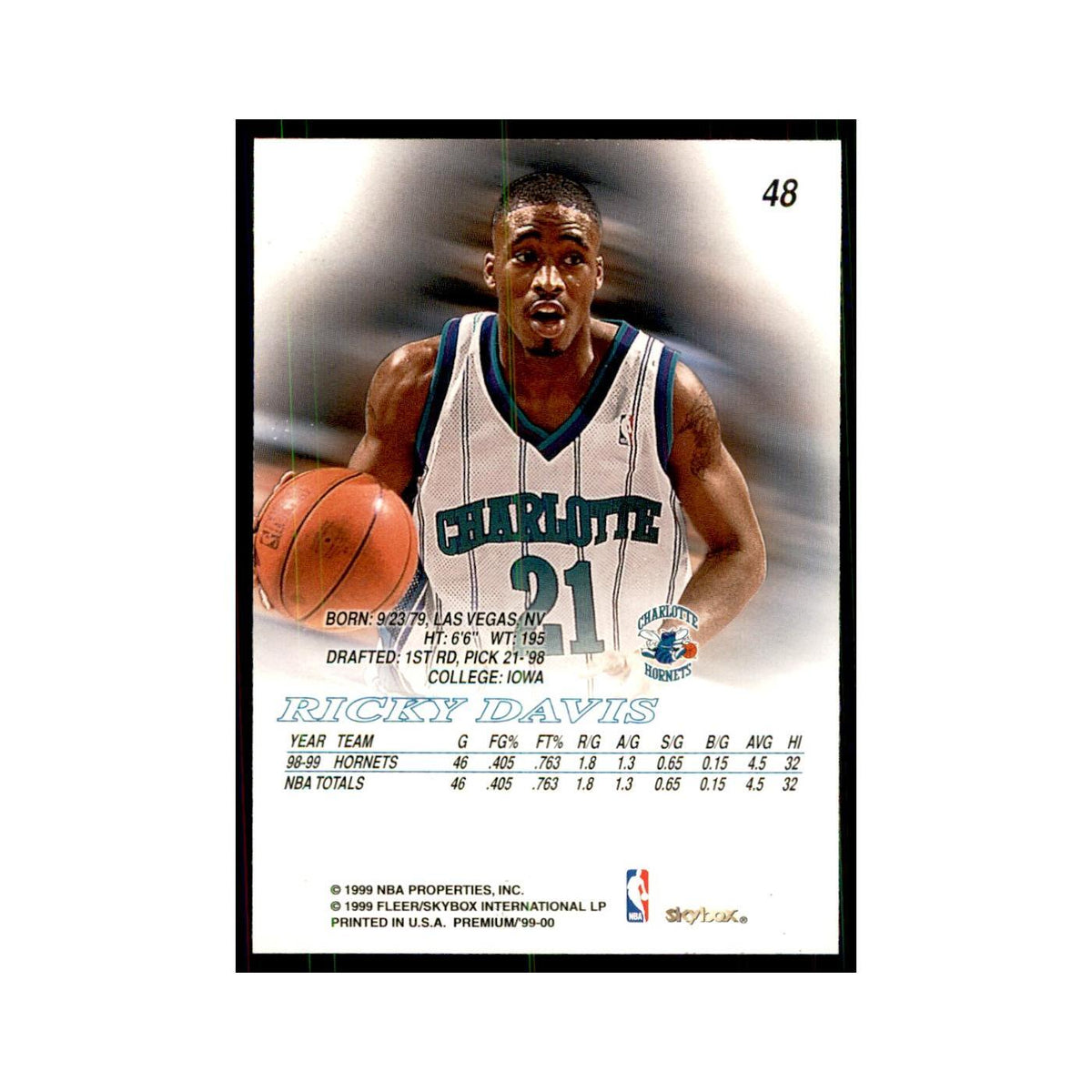1999 SkyBox Premium Ricky Davis Basketball Cards #48