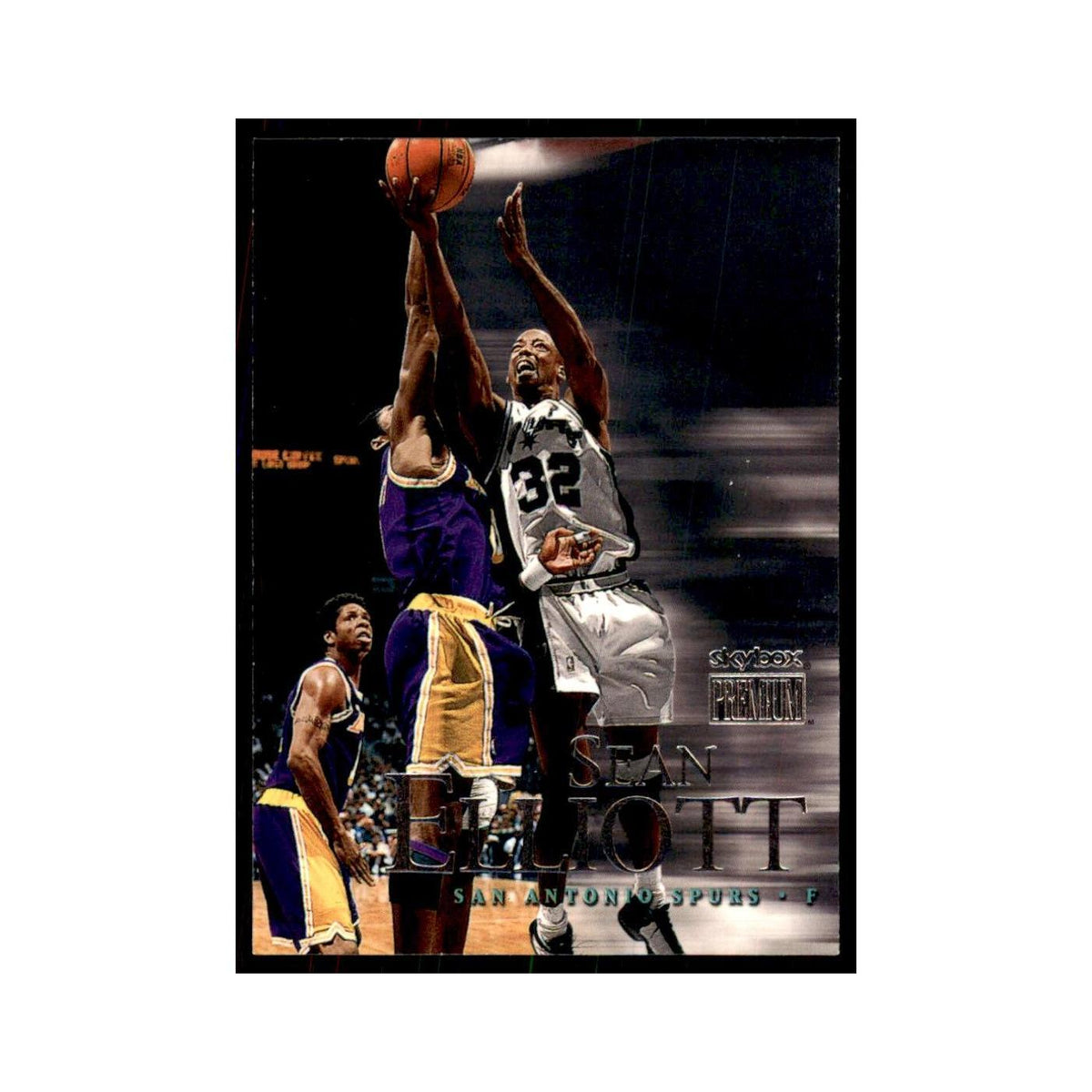 1999 SkyBox Premium Sean Elliott Basketball Cards #65