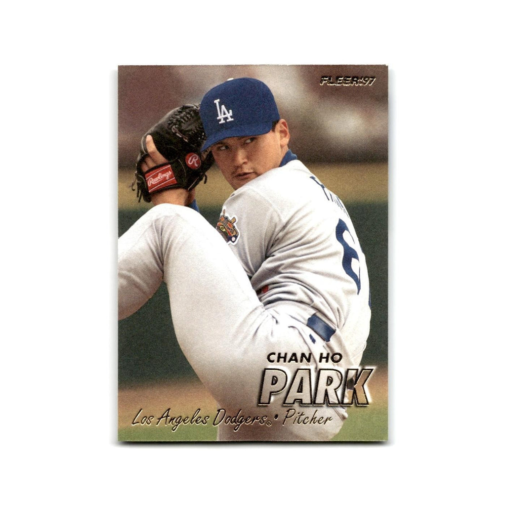 Chan Ho Park 1997 Fleer #370 Los Angeles Dodgers Baseball Card NM