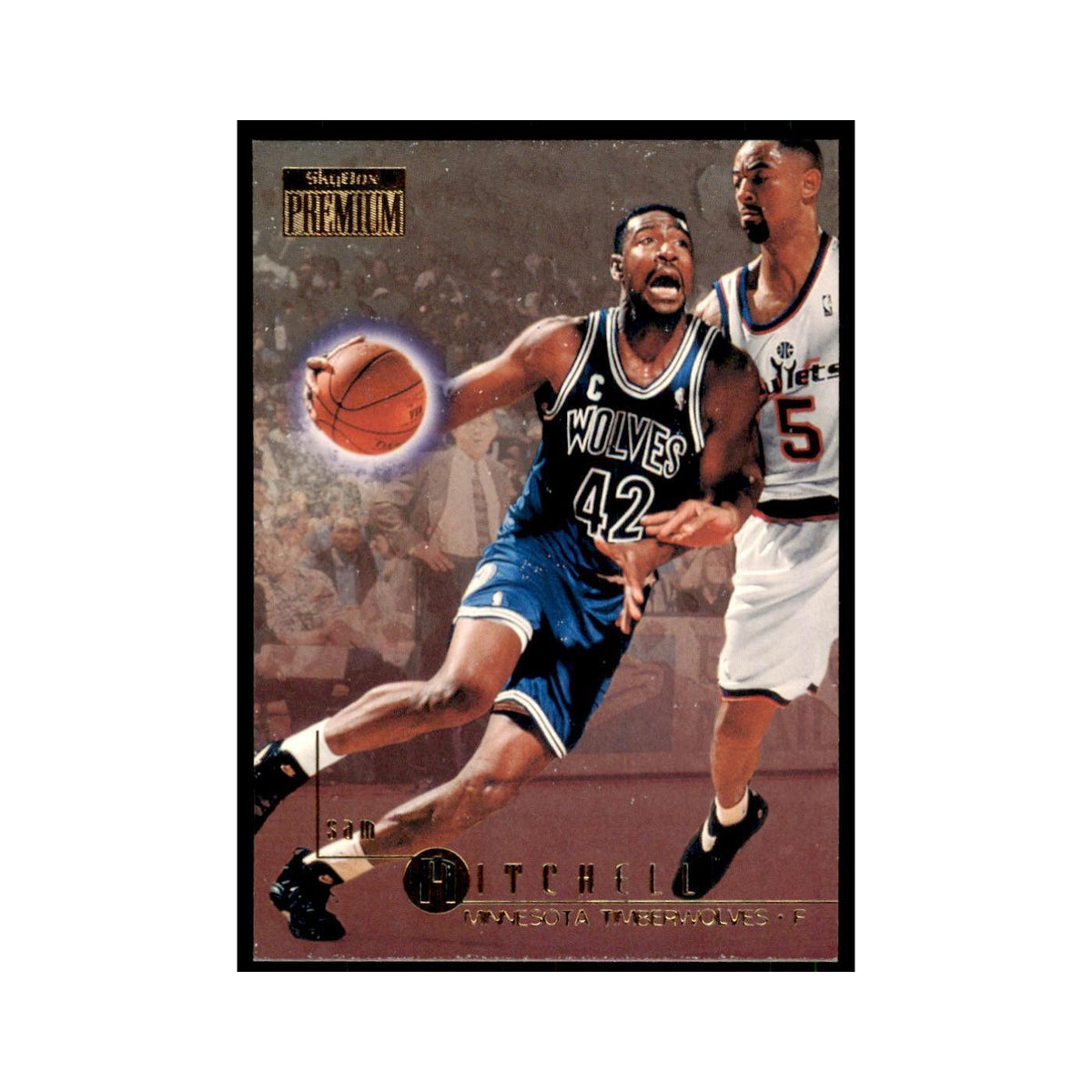 1996 SkyBox Premium Sam Mitchell Basketball Cards #70