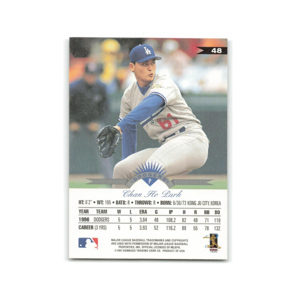 Chan Ho Park 1997 Leaf #48 Los Angeles Dodgers Baseball Card NM