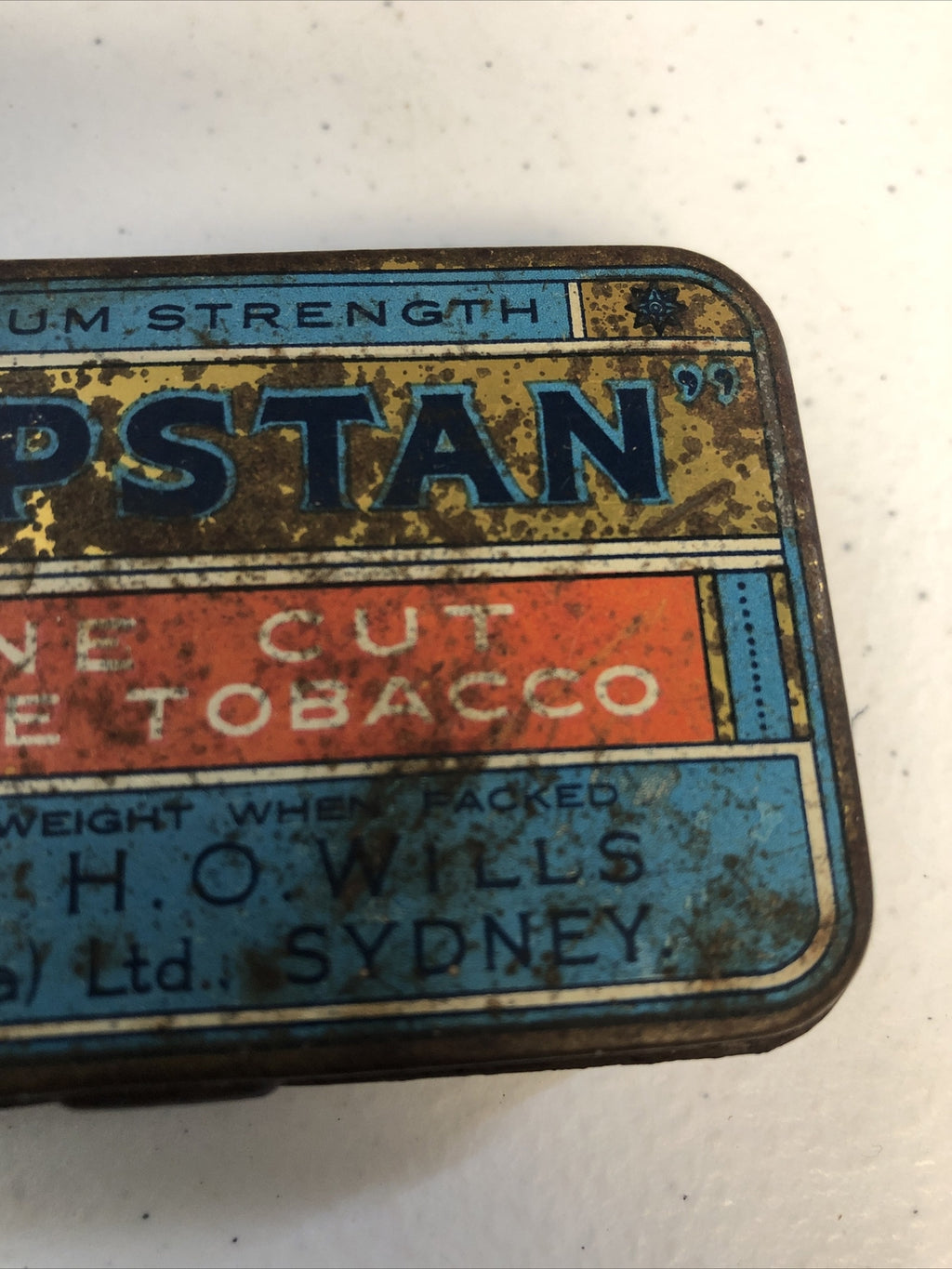 CAPSTAN MEDIUM STRENGTH FINE CUT FLAKE EMPTY TIN