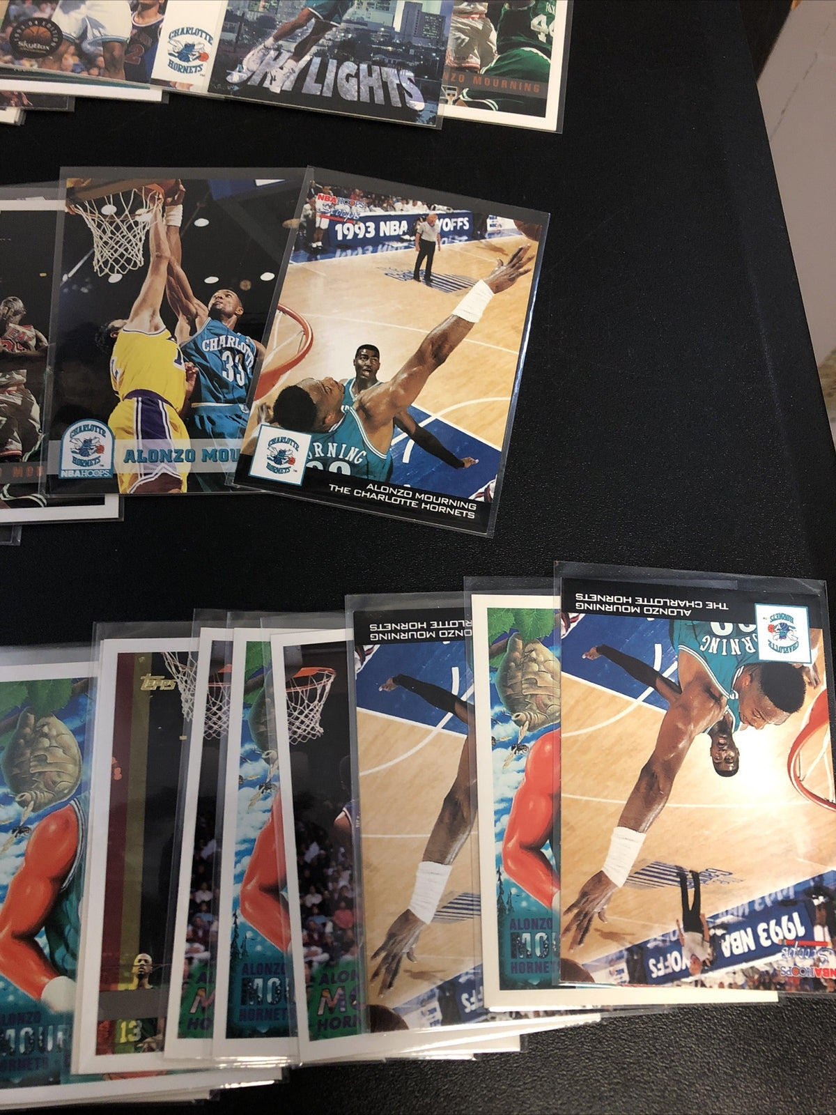 HUGE 118 CARD ALONZO MOURNING LOT. GREAT INSERTS/MIXED BRANDS/YRS/DUPS/EXC COND!