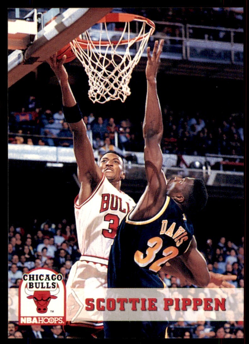 1993-94 NBA Hoops Scottie Pippen Basketball Cards #32