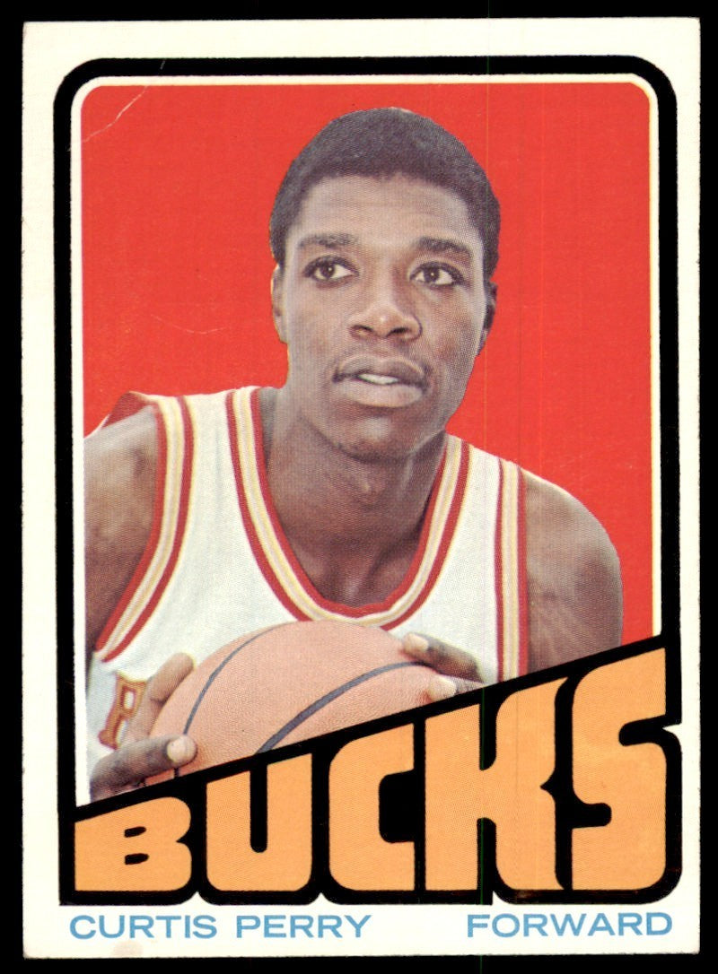 1972-73 Topps Basketball Card (Damaged) Curtis Perry Milwaukee Bucks #4