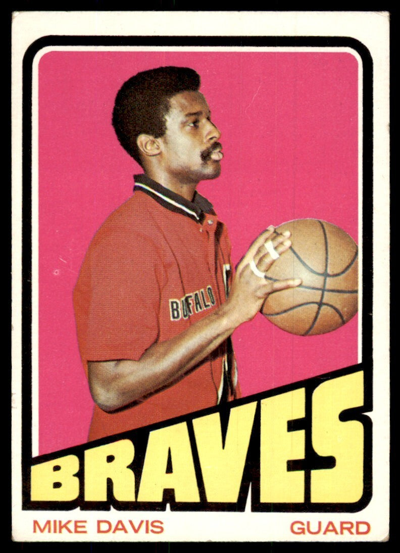 1972-73 Topps Basketball Card Mike Davis A Buffalo Braves #39