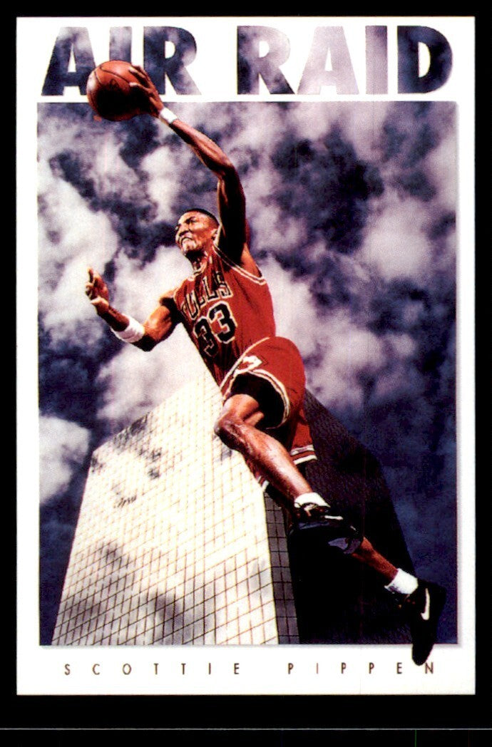 1993-94 SkyBox Basketball Card Scottie Pippen Chicago Bulls #321