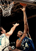 1994-95 Stadium Club Basketball Card Popeye Jones Dallas Mavericks #39