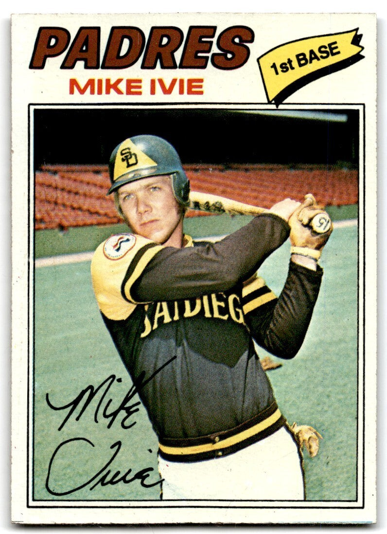 1977 Topps Mike Ivie . San Diego Padres #325