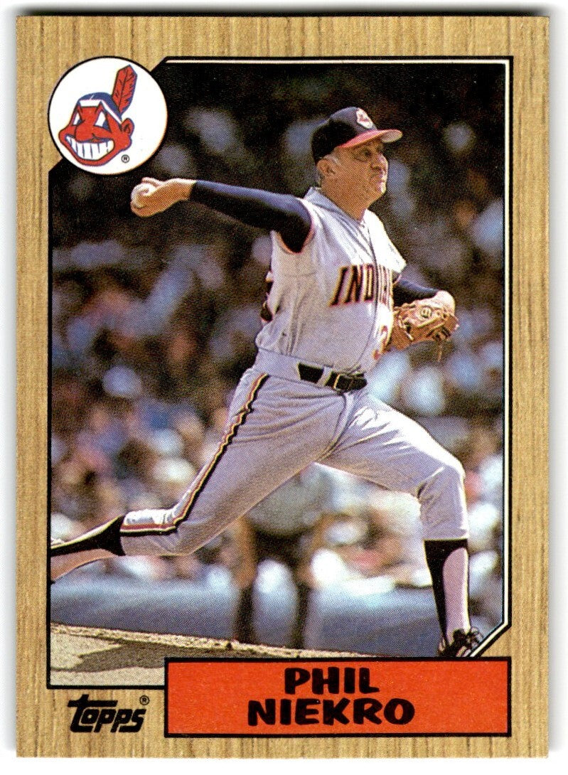 1987 Topps Baseball Cards Phil Niekro Cleveland Indians #694