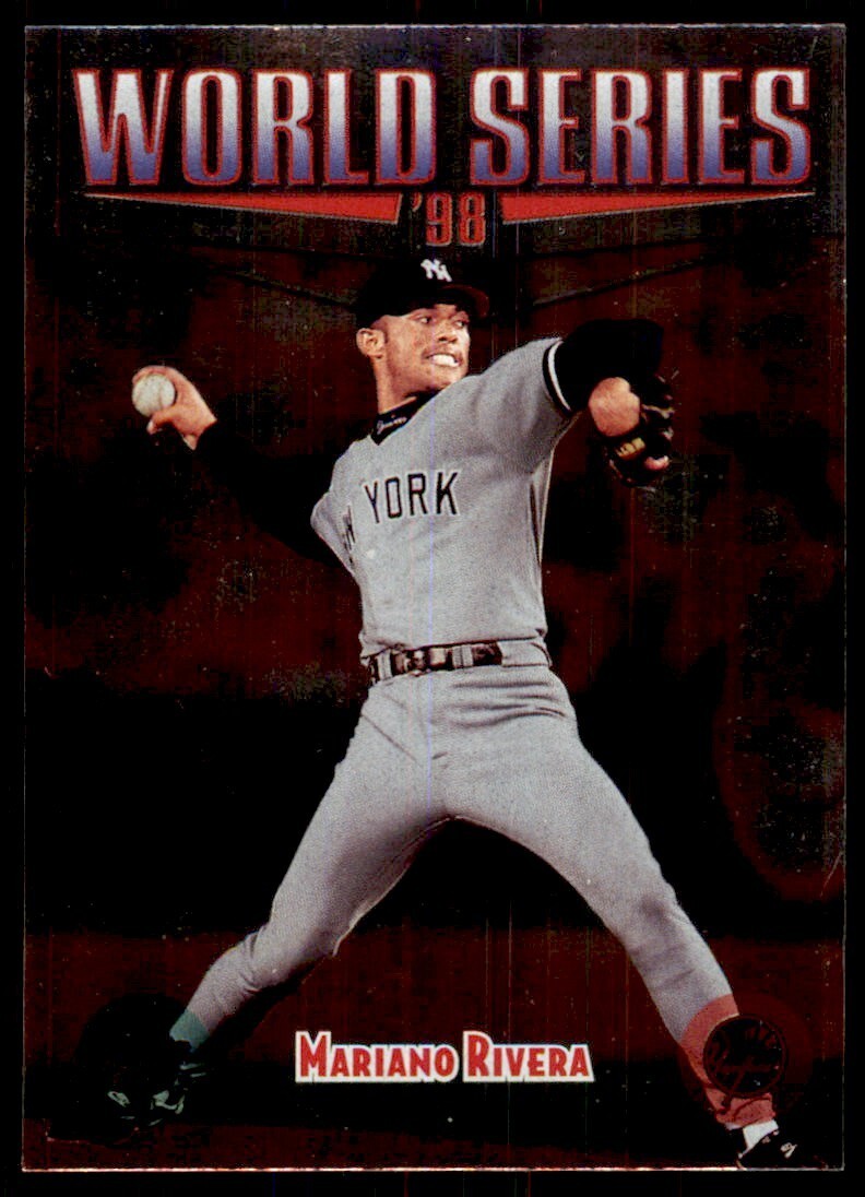 1999 Topps Baseball Card Mariano Rivera New York Yankees #240