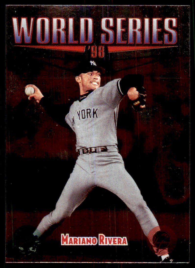 1999 Topps Baseball Card Mariano Rivera A New York Yankees #240