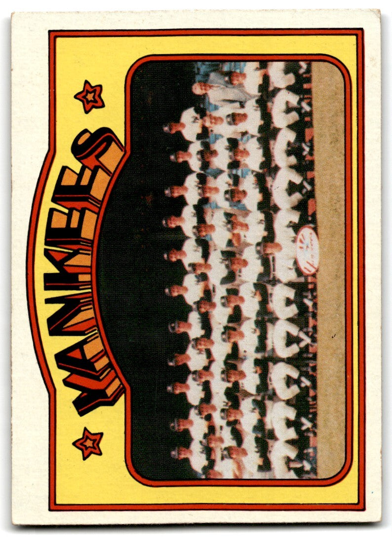 1972 Topps New York Yankees a New York Yankees #237