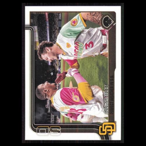 All Smiles: Perfect Weather in S.D. #143 2025 Topps San Diego Padres Baseball NM