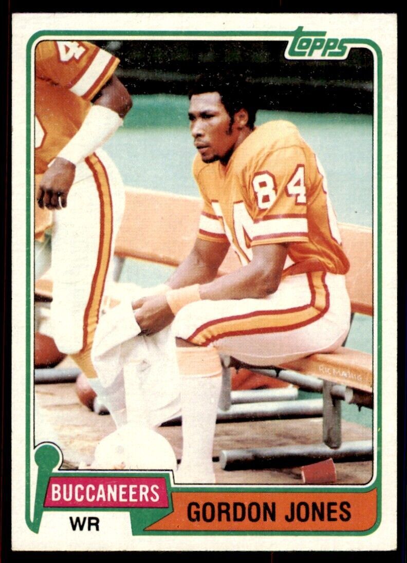 1981 Topps Gordon Jones Rookie . Tampa Bay Buccaneers #108