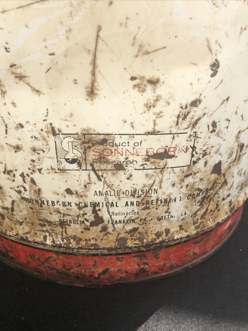 AMALIE OIL CO 5 GALLON EMPTY CAN! WITH LIDS/ WOOD HANDLE