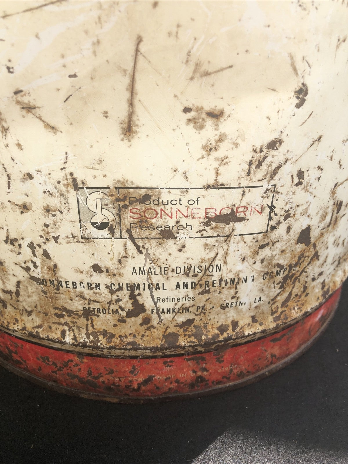 AMALIE OIL CO 5 GALLON EMPTY CAN! WITH LIDS/ WOOD HANDLE