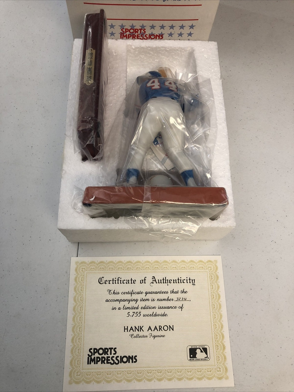 1989 SPORTS IMPRESSIONS HANK AARON 500 HOME RUN CLUB FIGURINE W/COA