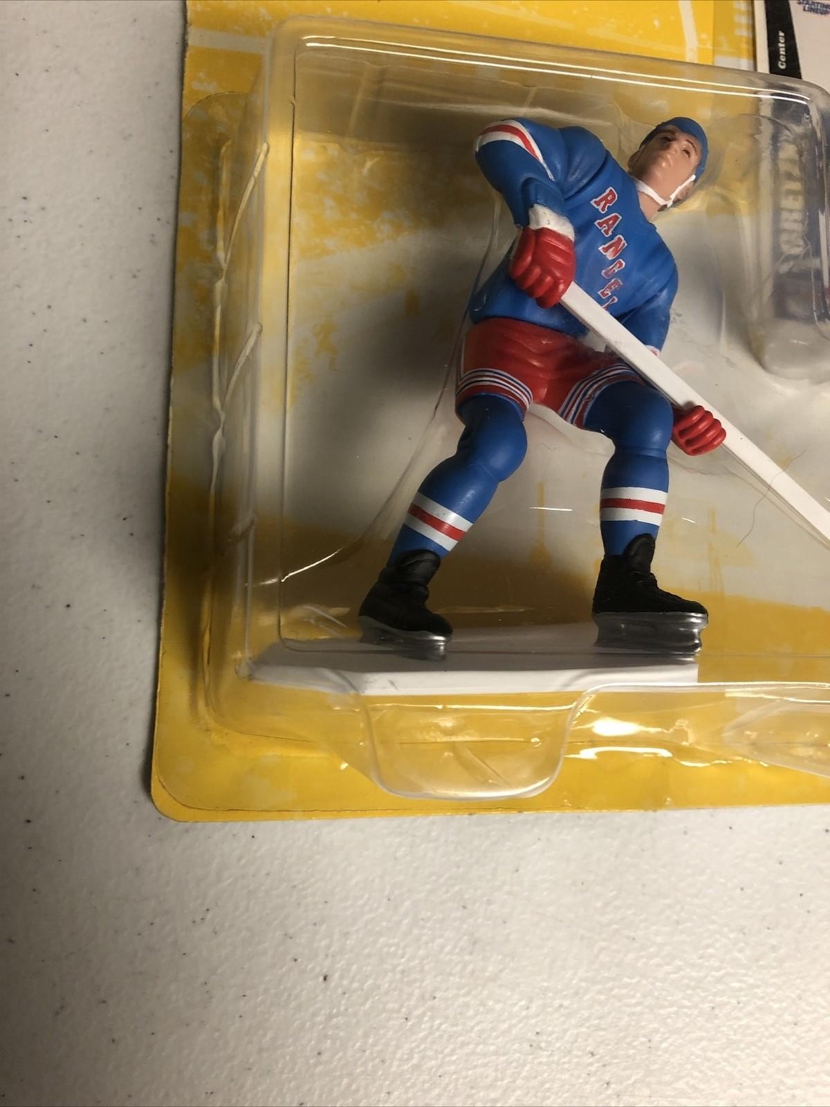 1997 KENNER STARTING LINE UP WAYNE GRETZKY FIGURINE NY RANGERS