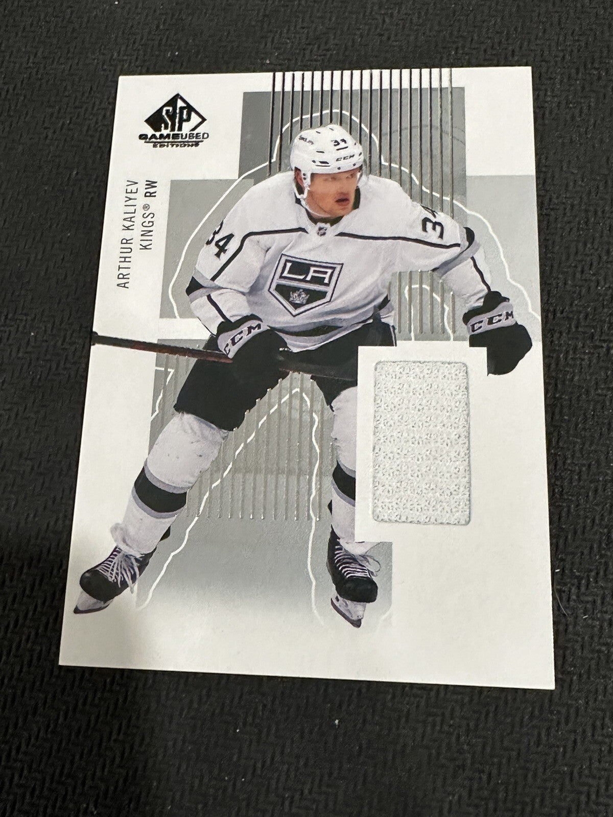 Arthur Kaliyev 22-23 Upper Deck SP Game Used  Relic Los Angeles Kings RR-AK